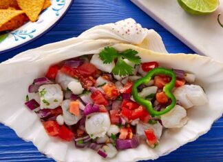 Bahamalar mutfağı, Karayipler’in eşsiz coğrafyasında gelişmiş, tropikal meyveler, deniz ürünleri ve baharatların ön plana çıktığı bir mutfaktır. Afrika, Avrupa ve yerel Karayip kültürlerinin birleşimiyle oluşan yemekler, Bahamalar’ın zengin tarihini ve kültürel çeşitliliğini yansıtır. Yemekler hem günlük sofralarda hem de özel kutlamalarda kendine yer bulur. Konulu bir haber görseli.