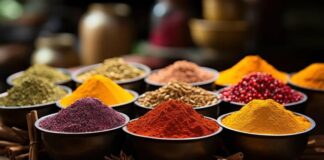 Baharatlı Yoğurma Ve Pişirme İle Yiyeceklerde Derin Lezzet Katkısı Baharatlı yoğurma ve pişirme, yiyeceklerin hem aromatik hem de tat açısından zenginleşmesini sağlayan etkili bir yöntemdir. Baharatlı yoğurma ve pişirme, özellikle et ve sebze yemeklerinde tercih edilen bir uygulamadır. Baharatlar, yiyeceklerin dokularına nüfuz ederek pişirme sırasında dengeli ve derin bir lezzet sağlar. Konulu bir haber görseli.