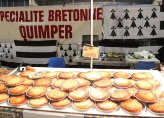 Fransa’nın kuzeybatısında yer alan Bretagne bölgesi, hem tarihi hem de kültürel açıdan özgün bir yapıya sahiptir. Bu özgünlük mutfak kültürüne de yansımış ve Breton mutfağı zamanla Avrupa’nın en karakteristik mutfaklarından biri haline gelmiştir. Denizle çevrili olması nedeniyle özellikle balık ve kabuklu deniz ürünleri mutfakta önemli bir yer tutar. Ancak yalnızca deniz ürünleri değil, bölgenin kırsal kesiminde yetişen ürünler de mutfağa çeşitlilik katar. Konulu bir haber görseli.