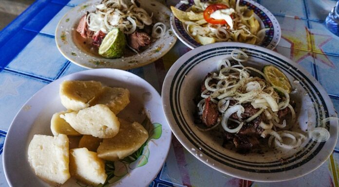 Burundi mutfağı, Doğu Afrika’nın özgün ve renkli mutfak kültürlerinden biridir. Ülkenin verimli tarım alanları, göl ve nehir kaynakları sayesinde hem bitkisel hem de hayvansal gıdalar açısından oldukça zengindir. Burundi mutfağı, tarih boyunca farklı toplulukların etkisiyle şekillenmiş ve geleneksel lezzetleri modern tariflerle harmanlamıştır. Konulu bir haber görseli.