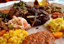 Orta Afrika Mutfağı, Kamerun, Orta Afrika Cumhuriyeti, Gabon, Kongo ve Çad gibi ülkelerin zengin kültürel ve tarımsal mirasından beslenir. Bölge mutfağı, yerel halkın yüzyıllardır süregelen tarım, balıkçılık ve hayvancılık alışkanlıklarıyla şekillenmiştir. Bu mutfak, hem günlük yaşamın hem de özel günlerin vazgeçilmez bir parçasıdır. Konulu bir haber görseli.