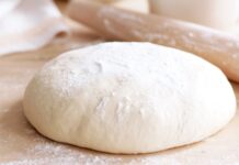 Hamur, yüzyıllardır mutfakların vazgeçilmez temel malzemesi olmuştur. Ekmekten böreğe, pizzadan tatlılara kadar uzanan geniş kullanım alanı, hamurun kültürel ve gastronomik önemini ortaya koyar. Tarih boyunca farklı uygarlıklar, kendi mutfak geleneklerinde hamuru hem besleyici hem de yaratıcı bir temel olarak değerlendirmiştir. Konulu bir haber görseli.