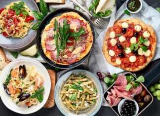 İtalyan mutfağı, sadece lezzetli yemeklerden ibaret değildir; aynı zamanda köklü bir kültürel mirası temsil eder. Antik Roma'dan günümüze kadar gelen tarifler, İtalya'nın her köşesinde farklı yorumlarla yaşatılmaktadır. Zeytinyağı, sarımsak, taze otlar ve bol domates gibi temel malzemeler, hem sade hem de doyurucu bir mutfak anlayışının temelini oluşturur. Konulu bir haber görseli.