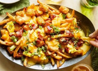 Kanada mutfağı, ülkenin geniş coğrafyası ve çok kültürlü yapısı sayesinde dünyanın en çeşitli gastronomi geleneklerinden birini oluşturur. Yerli halkların binlerce yıl boyunca sürdürdüğü beslenme alışkanlıkları, Avrupalı göçmenlerin yemek kültürü ve Asya ile Orta Doğu’dan gelen yeni nesil göçmenlerin etkisi, bu mutfağı adeta bir mozaik haline getirmiştir. Özellikle Kanada yerlilerinin avcılık ve balıkçılıkla elde ettiği yiyecekler, bugün bile birçok geleneksel yemeğin temelini oluşturur. Konulu bir haber görseli.