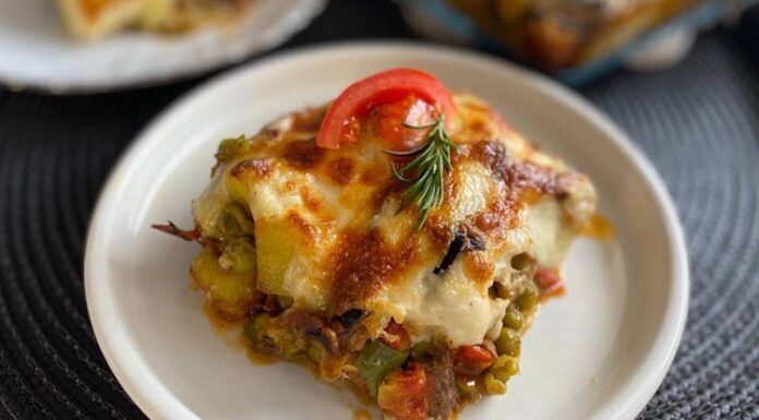 Macar mutfağı, Orta Avrupa’nın en köklü ve zengin gastronomi kültürlerinden biridir. Tarih boyunca Osmanlı, Avusturya, Alman ve Slav mutfaklarından etkilenmiş olan bu mutfak, kendine özgü baharatları, doyurucu yemekleri ve yoğun aromalarıyla tanınır. Macar yemekleri, hem yerel halk hem de dünya çapındaki gurmeler tarafından ilgi görür. Özellikle kırmızı biberin (paprika) mutfağın simgesi haline gelmesi, bu lezzetleri diğer mutfaklardan ayırır. Konulu bir haber görseli.