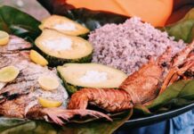 Madagaskar Mutfağı Madagaskar mutfağı, Hint Okyanusu’ndaki bu büyük ada ülkesinin tarihî ve kültürel çeşitliliğini sofralara taşır. Afrika, Asya ve Avrupa etkilerinin birleşimi, Madagaskar yemeklerini benzersiz kılar. Ada halkı, yemek kültürünü nesiller boyunca aktarmış ve farklı coğrafyaların tatlarını kendi mutfaklarına uyarlamıştır. Konulu bir haber görseli.