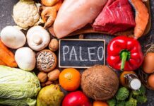 Paleo diyeti, modern beslenme alışkanlıklarından uzaklaşıp atalarımızın doğal beslenme yöntemlerine yaklaşmayı hedefleyen bir yaşam tarzıdır. Bu beslenme biçimi, işlenmiş gıdaları hayatımızdan çıkararak vücudun ihtiyaç duyduğu temel besinleri doğal yollarla almayı teşvik eder. Paleo tarifleri, yalnızca kilo kontrolü sağlamakla kalmaz, aynı zamanda bağışıklık sistemini güçlendirir ve enerji seviyelerini artırır. Günümüzde, sağlıklı yaşam arayışında olan pek çok kişi bu yöntemle beslenerek kendini daha zinde ve mutlu hissetmektedir. Konulu bir haber görseli.