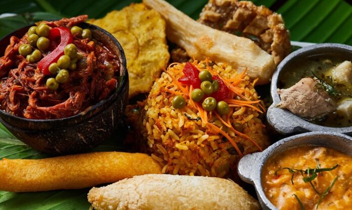 Panama Mutfağı Panama mutfağı, Orta Amerika'nın en çeşitli ve renkli gastronomi kültürlerinden birini temsil eder. Yerli halkların geleneksel tarifleri, Afrika ve İspanyol etkileriyle harmanlanarak bugünkü mutfak karakterini oluşturmuştur. Bu kültürel karışım, hem tatlarda hem de sunumlarda kendini gösterir. Konulu bir haber görseli.