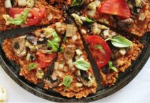 Son yıllarda sağlıklı yaşam ve çevre bilinci arttıkça vejetaryen tarifler giderek daha fazla ilgi görüyor. Hayvansal et ürünlerini içermeyen bu tarifler, hem besleyici hem de lezzetli alternatifler sunuyor. Dünya mutfaklarında farklı kültürlerden esinlenen vejetaryen yemekler, sebzelerden baklagillere kadar geniş bir yelpazede malzemelerle hazırlanıyor. Konulu bir haber görseli.