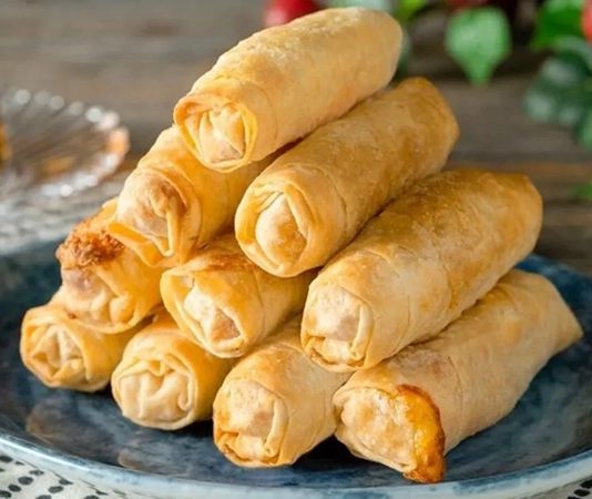 Sigara böreğini öne çıkarırken, modern mutfaklarda farklı iç harç kombinasyonları ile çeşitleniyor. Türkiye genelinde, özellikle Ege ve Marmara bölgelerinde ev yapımı olarak hazırlanması oldukça yaygın.