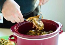 Yavaş pişirme, hem sağlıklı hem de lezzetli yemekler hazırlamak isteyenler için son yıllarda giderek daha popüler hale gelmiştir. İngilizce adıyla slow cooking, düşük ısıda uzun süre pişirme yöntemidir ve genellikle özel slow cooker cihazlarıyla uygulanır. Bu yöntem, yemeklerin aromasını ve besin değerini korurken, yoğun lezzetler ortaya çıkarır. Konulu bir haber görseli.