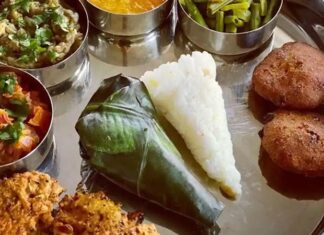 Tripura Mutfağı, Hindistan’ın kuzeydoğu bölgesindeki Tripura eyaletine özgü zengin bir yemek kültürünü yansıtır. Bölge, et ve sebze ağırlıklı yemekleriyle tanınır. Tripura halkı, tarih boyunca avcılık ve tarımla uğraşmış, bu durum mutfak malzemelerinin çeşitliliğine yansımıştır. Konulu bir haber görseli.