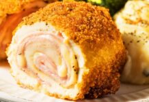 Cordon Bleu, Fransız mutfağının dünyaca ünlü lezzetlerinden biridir. İsmi, Fransızcada “Mavi Kurdele” anlamına gelir ve genellikle yüksek kaliteli yemekler için kullanılan bir terimdir. Tarih boyunca Fransız saray mutfağında önemli bir yere sahip olan cordon bleu, hem görsel hem de lezzet açısından etkileyici bir sunum sağlar. Konulu bir haber görseli.