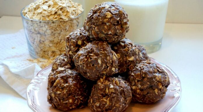 Enerji topu, son yıllarda sağlıklı yaşam ve pratik beslenme trendleriyle birlikte popüler bir atıştırmalık haline geldi. Küçük boyutları ve yüksek besin değeri sayesinde spor yapanlar, yoğun iş temposuna sahip olanlar ve çocuklar tarafından tercih ediliyor. Özellikle doğal içeriklerle hazırlanan enerji topları, hem tat hem de enerji sağlama açısından tüketicilerin ilgisini çekiyor. Konulu bir haber görseli.