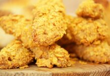 Parmak tavuk, özellikle atıştırmalık ve aperatif lezzet arayışında olanlar için ideal bir tercihtir. Marketlerde veya kasaplarda satılan parmak tavuk, tazeliği ve dokusuyla kaliteyi gösterir. Taze parmak tavuk, pişirme sırasında hem yumuşak bir iç yapıya sahip olur hem de dışının çıtır kalmasını sağlar. Konulu bir haber görseli.