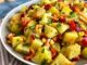 Patates Salatası: Sofraların Pratik Ve Lezzetli Mezesi Patates salatası, dünya mutfaklarında olduğu gibi Türk mutfağında da popüler bir meze olarak öne çıkar. Hem pratik hem de doyurucu oluşu, özellikle davet sofralarında ve günlük yemeklerde tercih edilmesini sağlar. Bu salata, patatesin doğal lezzetiyle diğer malzemelerin uyumunu ön plana çıkaran hafif ve besleyici bir seçenektir. Konulu bir haber görseli.