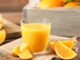 Portakal suyu, sağlıklı yaşamın vazgeçilmez içeceklerinden biri olarak öne çıkıyor. Portakal suyu, yüksek oranda C vitamini içerir ve bağışıklık sistemini güçlendirmeye yardımcı olur. Özellikle kış aylarında hastalıklara karşı koruyucu etkisi ile bilinir. Düzenli olarak tüketilen taze portakal suyu, enerji seviyelerini artırır ve günlük vitamin ihtiyacını karşılamaya katkı sağlar. Konulu bir haber görseli.