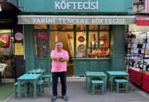 Franchise işletmecisi Tayfun Küçüktüzüner, açılışla ilgili yaptığı açıklamada şu ifadelere yer verdi: “Pendik’te bu markayı temsil etmekten büyük gurur duyuyorum. Tarihi Tencere Köftecisi, sadece bir köfte markası değil; aynı zamanda Türk mutfağının köklü değerlerini koruyarak geleceğe taşıyan bir lezzet hareketi. Kaliteli ürün, güler yüzlü hizmet ve hijyenik ortam ilkelerimizle Pendik halkına unutulmaz bir deneyim sunmayı amaçlıyoruz.” Dedi Haber Görseli.