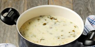 Erzurum ayran çorbası, Anadolu’nun soğuk iklimine uyum sağlamış en besleyici ve en köklü yemeklerinden biri olarak bir kez daha gündemde. Özellikle kış aylarında hem pratik hazırlanması hem de doyurucu yapısıyla dikkat çeken bu geleneksel lezzet, yöre halkının sofra kültüründe önemli bir yer tutmaya devam ediyor. Son yıllarda yerel gastronomiye artan ilgi sayesinde Erzurum ayran çorbası restoran menülerinde daha fazla görünür hale gelirken, evlerde de yeniden daha sık pişirilmeye başladı. Konulu bir haber görseli.