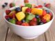 Fruitarian beslenme, son yıllarda alternatif beslenme yaklaşımları arasında en çok tartışılan ve merak edilen modellerden biri olarak öne çıkmaktadır. Temelinde doğaya minimum müdahale ile beslenme fikri bulunan bu yaklaşım, özellikle sade yaşam, etik tüketim ve farkındalık kavramlarıyla birlikte anılmaktadır. Fruitarian Beslenme, klasik vegan ve vejetaryen beslenmeden daha dar bir çerçeveye sahip olmasıyla dikkat çekmektedir. Konulu bir haber görseli.
