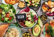 Hristiyan veganlığı, son yıllarda hem beslenme hem de inanç temelli yaşam biçimleri üzerine yapılan tartışmalarda giderek daha fazla yer bulmaktadır. Bu yaklaşım, Hristiyanlık inancının merhamet, şefkat ve sorumluluk ilkelerini merkeze alarak hayvansal ürünlerin tüketilmemesini savunur. Hristiyan veganlığı, yalnızca bir diyet tercihi değil, aynı zamanda etik ve ruhsal bir duruş olarak değerlendirilir. Konulu bir haber görseli.