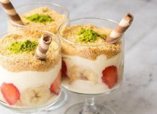 Son yıllarda Türkiye’nin tatlı trendleri arasında hızlı bir yükseliş yaşayan magnolia, hafif kreması ve meyveyle bütünleşen dokusuyla geniş bir hayran kitlesi oluşturuyor. Özellikle büyük şehirlerdeki kafelerde ve pastanelerde satış oranları hızla artan bu tatlı, her yaştan tüketiciye hitap etmesiyle dikkat çekiyor. Sosyal medyada paylaşılan videolar, hazırlanış aşamalarının izleyicileri büyülemesi ve tatlının şık sunumu sayesinde magnolia artık ülke genelinde bir fenomen hâline geldi. Konulu bir haber görseli.