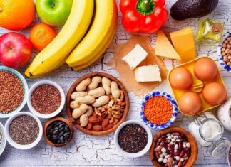 Ovo-vejetaryen beslenme, bitki temelli beslenme modelleri arasında kendine özgü bir konuma sahip olan ve son yıllarda giderek daha fazla ilgi gören bir yaklaşım olarak dikkat çekmektedir. Et ve süt ürünlerinin tüketilmediği, buna karşılık yumurtanın beslenme düzeninde yer aldığı bu model, hem beslenme çeşitliliği hem de etik tercihler açısından önemli bir alternatif sunmaktadır. Ovo-vejetaryen beslenme, hayvansal gıdaları tamamen dışlamak istemeyen ancak bitkisel ağırlıklı bir yaşam tarzını benimsemek isteyen bireyler tarafından tercih edilmektedir. Konulu bir haber görseli.