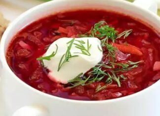 Vişneli soğuk çorba, yaz aylarında sofraların hem ferahlatıcı hem de tatlı bir başlangıcı olarak öne çıkıyor. Taze vişnelerle hazırlanan bu çorba, hem görsel olarak hem de lezzet olarak sofraları süslüyor. Vişneli soğuk çorba, yoğurt ve az miktarda şekerle birleştiğinde hem hafif hem besleyici bir tat sunuyor. Yaz sofralarında özellikle öğle ve akşam yemeklerinde tercih edilen bu tarif, ferahlatıcı ve sağlıklı bir alternatif olarak dikkat çekiyor. Konulu bir haber görseli.