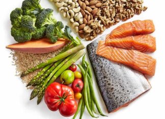 Zone Diyeti, beslenme dünyasında denge kavramını merkeze alan yaklaşımlardan biri olarak son yıllarda yeniden gündeme geliyor. Kilo kontrolü, metabolik denge ve hormonların düzenli çalışması gibi konuların ön plana çıkmasıyla birlikte bu beslenme modeli, katı yasaklardan uzak durmasıyla dikkat çekiyor. Zone Diyeti, yalnızca kilo vermeyi değil, vücudu “denge bölgesi” olarak tanımlanan ideal bir metabolik duruma ulaştırmayı hedefliyor. Konulu bir haber görseli.