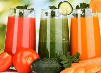 Ev yapımı detoks suları, son yıllarda sağlıklı yaşam ve doğal beslenme anlayışının yaygınlaşmasıyla birlikte büyük ilgi görüyor. Günlük yaşamın temposu, düzensiz beslenme ve çevresel faktörler, insanların daha hafif ve doğal içeceklere yönelmesine neden oluyor. Bu noktada ev yapımı detoks suları, katkı maddesi içermeyen yapısıyla öne çıkarken aynı zamanda pratik hazırlanabilmesi sayesinde de tercih ediliyor. Konulu bir haber görseli.