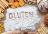 Son yıllarda beslenme alışkanlıklarının değişmesiyle birlikte gluten alternatifleri, hem sağlık odaklı tüketicilerin hem de özel diyet uygulayanların gündeminde önemli bir yer edinmiştir. Özellikle çölyak hastaları, gluten hassasiyeti yaşayan bireyler ve daha hafif beslenmeyi tercih edenler için glutensiz ürünler artık bir zorunluluk olmaktan çıkıp bilinçli bir tercih hâline gelmiştir. Bu değişim, gıda sektöründe de ciddi bir dönüşümü beraberinde getirmiştir. Konulu bir haber görseli.