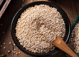 Son yıllarda beslenme alışkanlıklarında yaşanan değişim, sofralara giren ürünleri de çeşitlendirdi. Bu ürünlerin başında yer alan kinoa tüketimi, hem sağlıklı yaşam arayışında olan bireylerin hem de dengeli beslenmeyi önemseyen ailelerin dikkatini çekiyor. Güney Amerika kökenli olan kinoa, artık sadece alternatif mutfakların değil, günlük beslenmenin de önemli bir parçası haline gelmiş durumda. Konulu bir haber görseli.