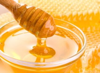 Günümüzde beslenme alışkanlıkları hızla değişirken, rafine şeker tüketimine yönelik farkındalık da her geçen gün artıyor. Aşırı şeker tüketiminin kilo kontrolünden metabolik sorunlara kadar birçok başlıkta tartışılması, tüketicileri farklı şeker alternatifleri arayışına yönlendiriyor. Bu alternatifler yalnızca tatlı ihtiyacını karşılamakla kalmıyor, aynı zamanda daha dengeli bir beslenme düzeni oluşturma isteğine de yanıt veriyor. Konulu bir haber görseli.