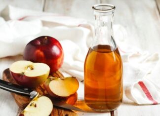 Geleneksel mutfak kültürünün vazgeçilmez ürünlerinden biri olan sirke, günümüzde yalnızca bir tatlandırıcı değil, aynı zamanda farklı kullanım alanlarıyla öne çıkan çok yönlü bir gıda ürünü olarak dikkat çekiyor. Geçmişten bugüne ev yapımı yöntemlerle üretilen sirke çeşitleri, modern üretim teknikleriyle birlikte daha geniş kitlelere ulaşıyor. Bu durum, sirke çeşitleri konusunda hem merakı hem de çeşitliliği artırıyor. Konulu bir haber görseli.